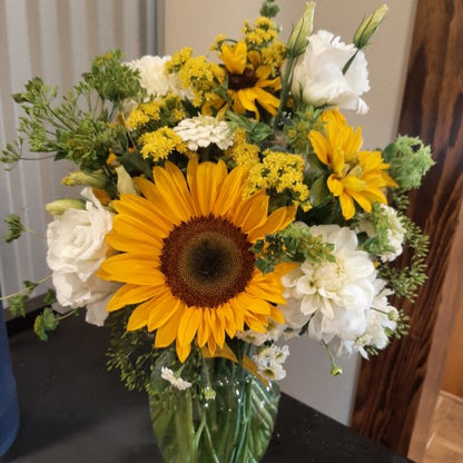 Full Season Subscription- 10 Wrapped Bouquets (no vase) PICKUP @ FARM